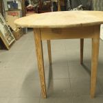 768 4011 DROP-LEAF TABLE